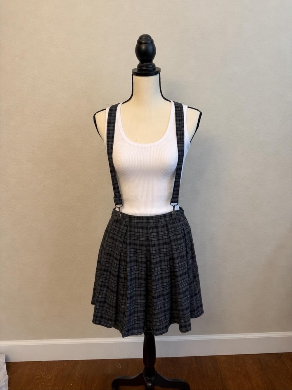 Hot Topic Women’s plaid  Suspender Mini Skirt - Gray Sz S-M